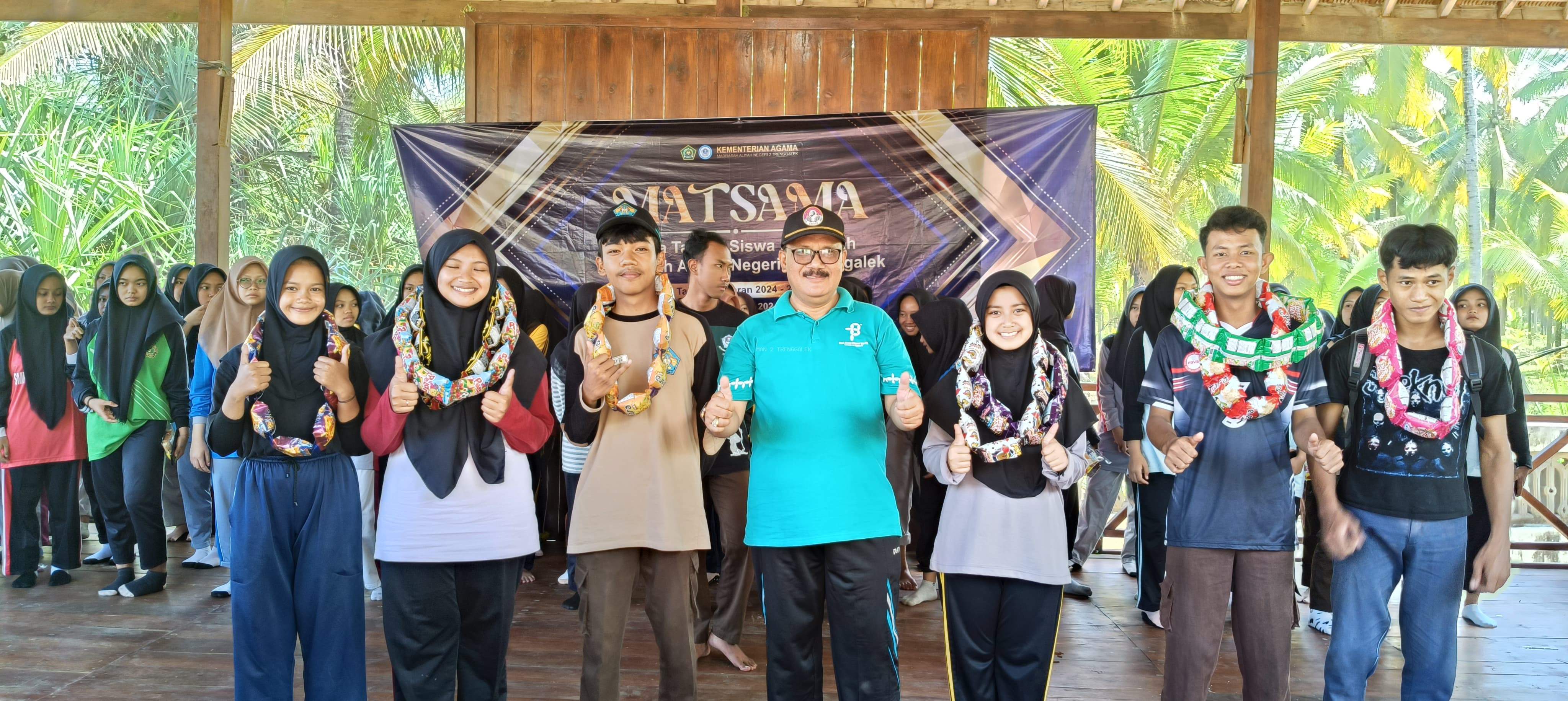 Pantai Kili--Kili ( Konservasi Penyu ) Menjadi Tempat Penutupan Giat Matsama Peserta Didik Baru MAN 2 Trenggalek